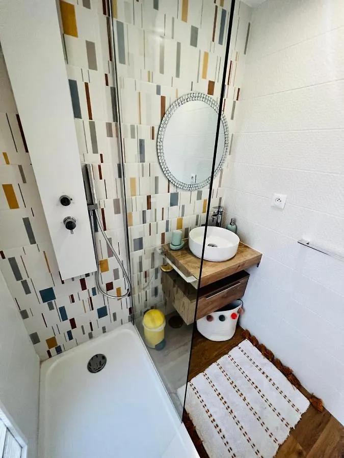 Brand New 2 Bdr Apartment In Antibes With Ac And Sea View Francja