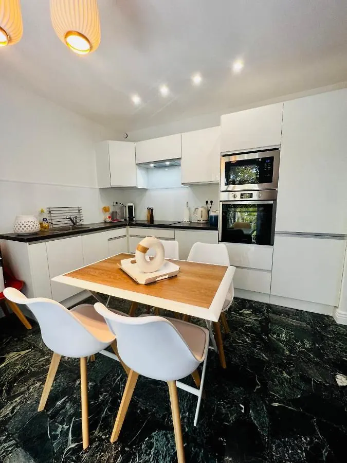 Dom wakacyjny Brand New 2 Bdr Apartment In Antibes With Ac And Sea View